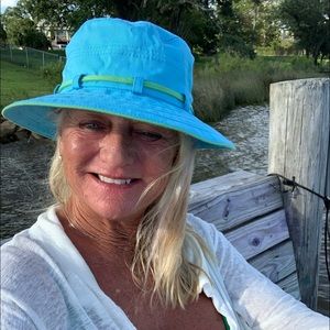 Meet your Posher, Pamela